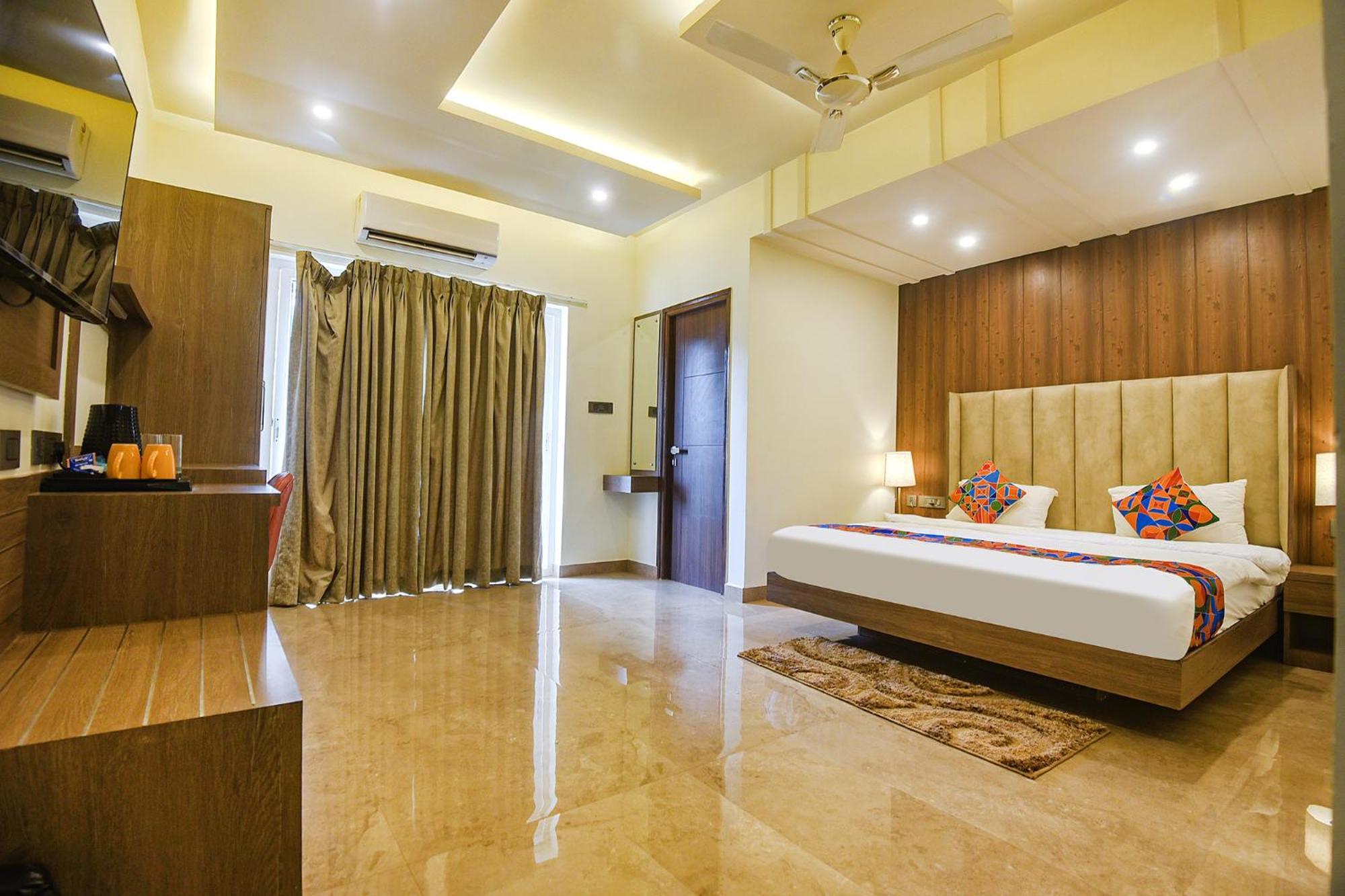 Fabhotel Prime Eleven Resorts 3*